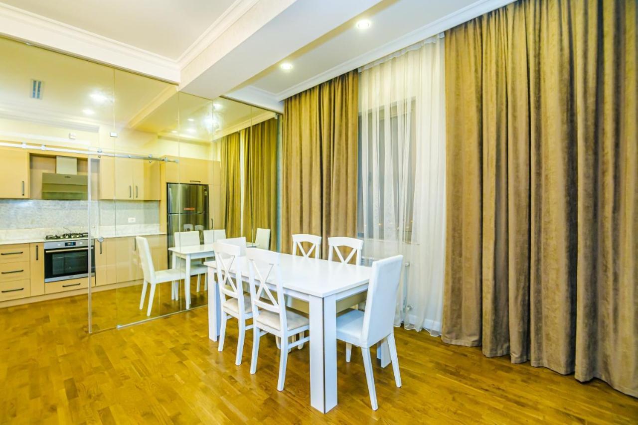 Luxary Apartments Hillton Баку Экстерьер фото